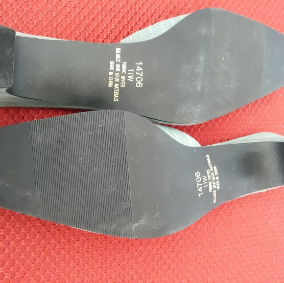 Pale Green Silk Low Heel Mules Size 11W - Picture 7 of 8